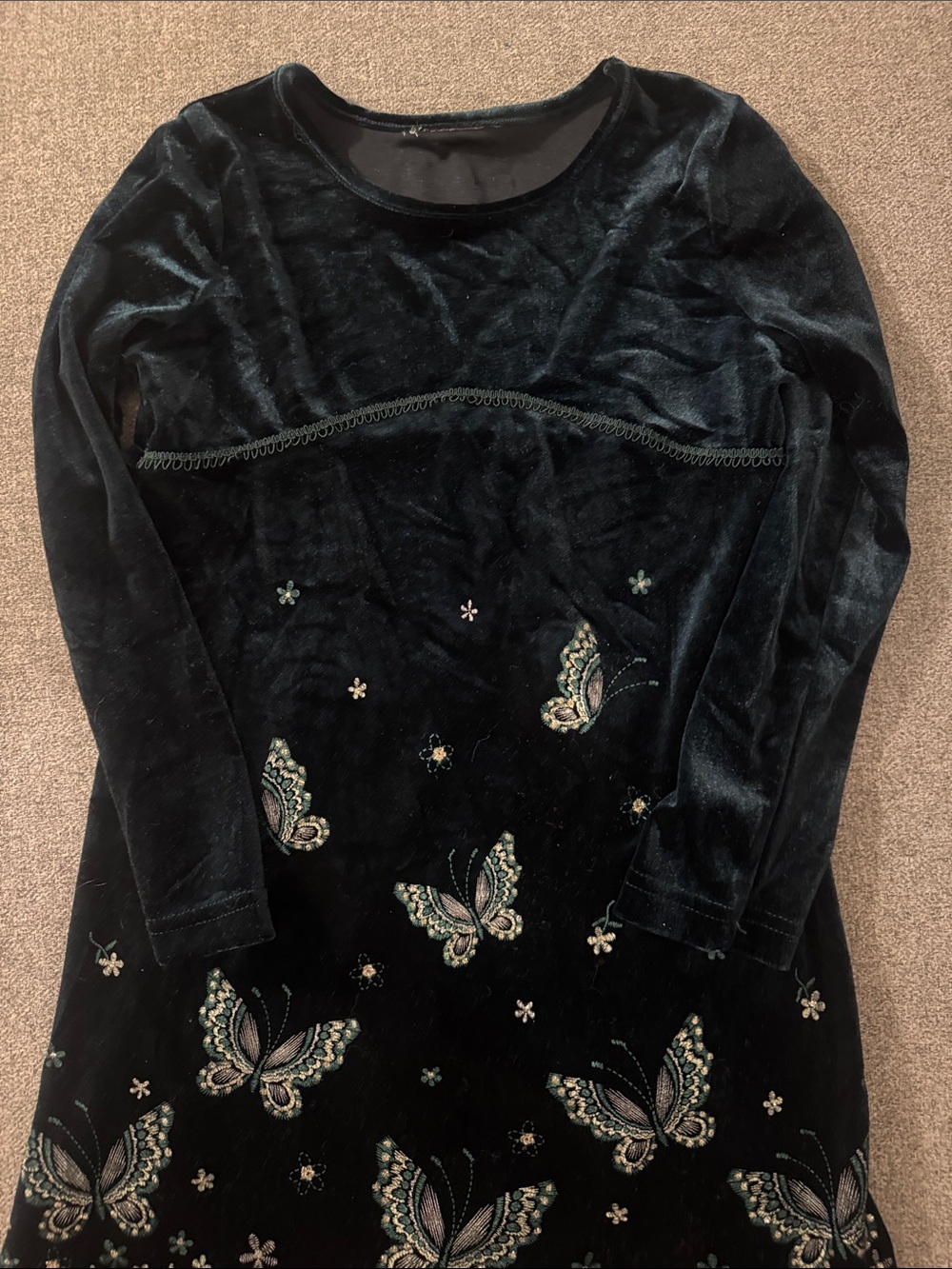 5/$15- Girl’s dress size small - Picture 2 of 2